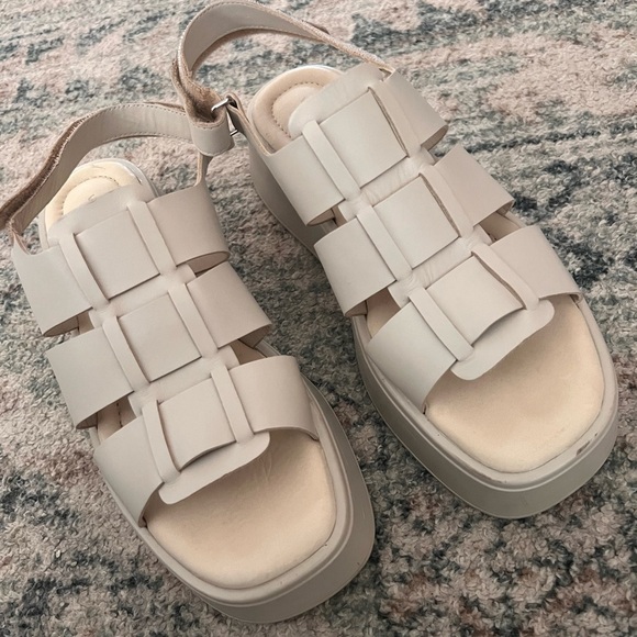 Vagabond Shoemakers Courtney Platform Fisherman Sandal in Ivory - Picture 5 of 6